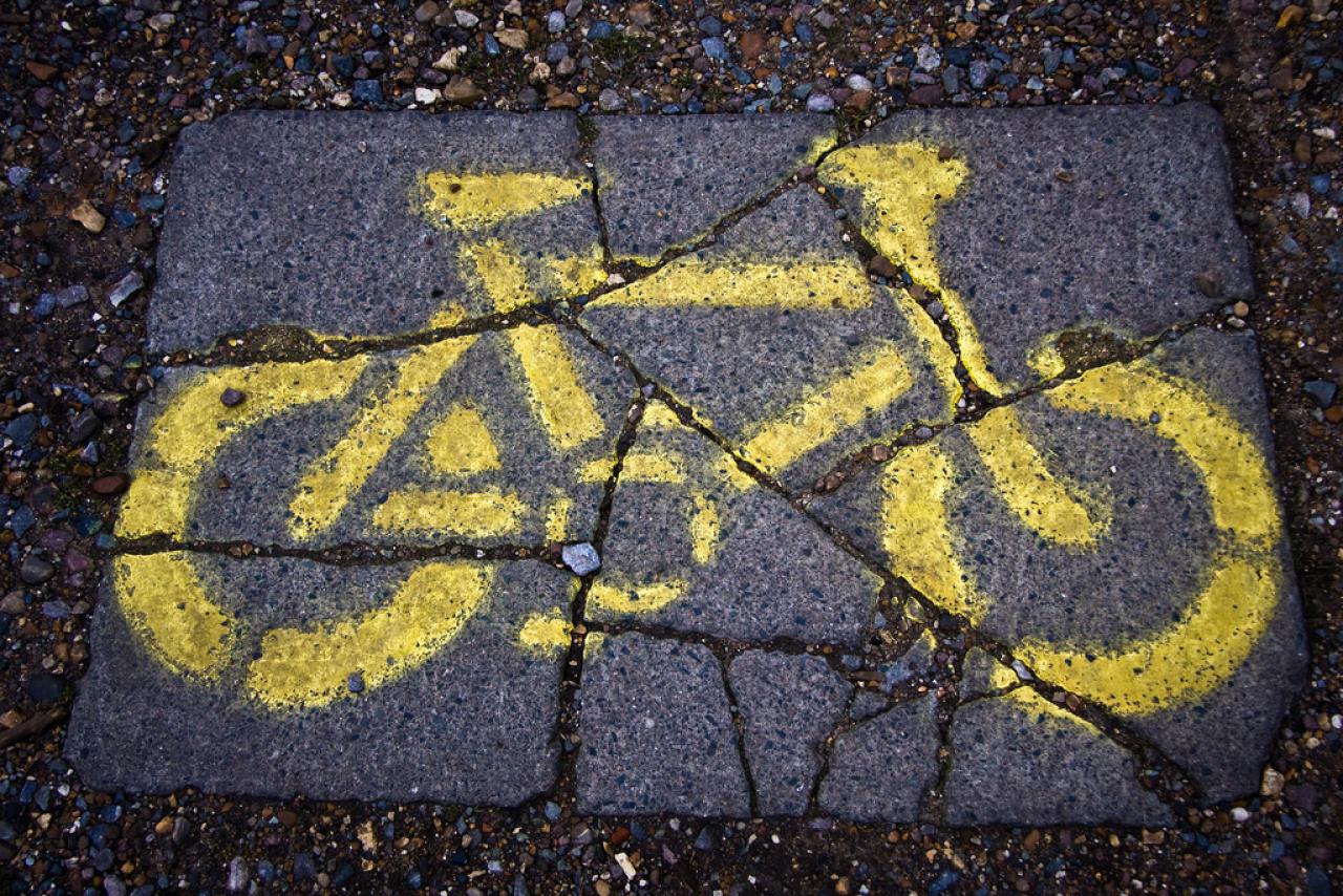 Hostile bollards on pop up bike lane caused Edinburgh cyclist to